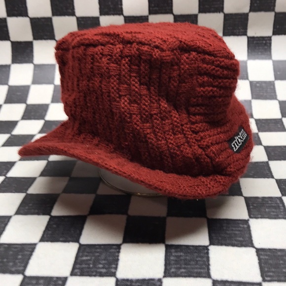 Nixon Accessories - Nixon visor beanie